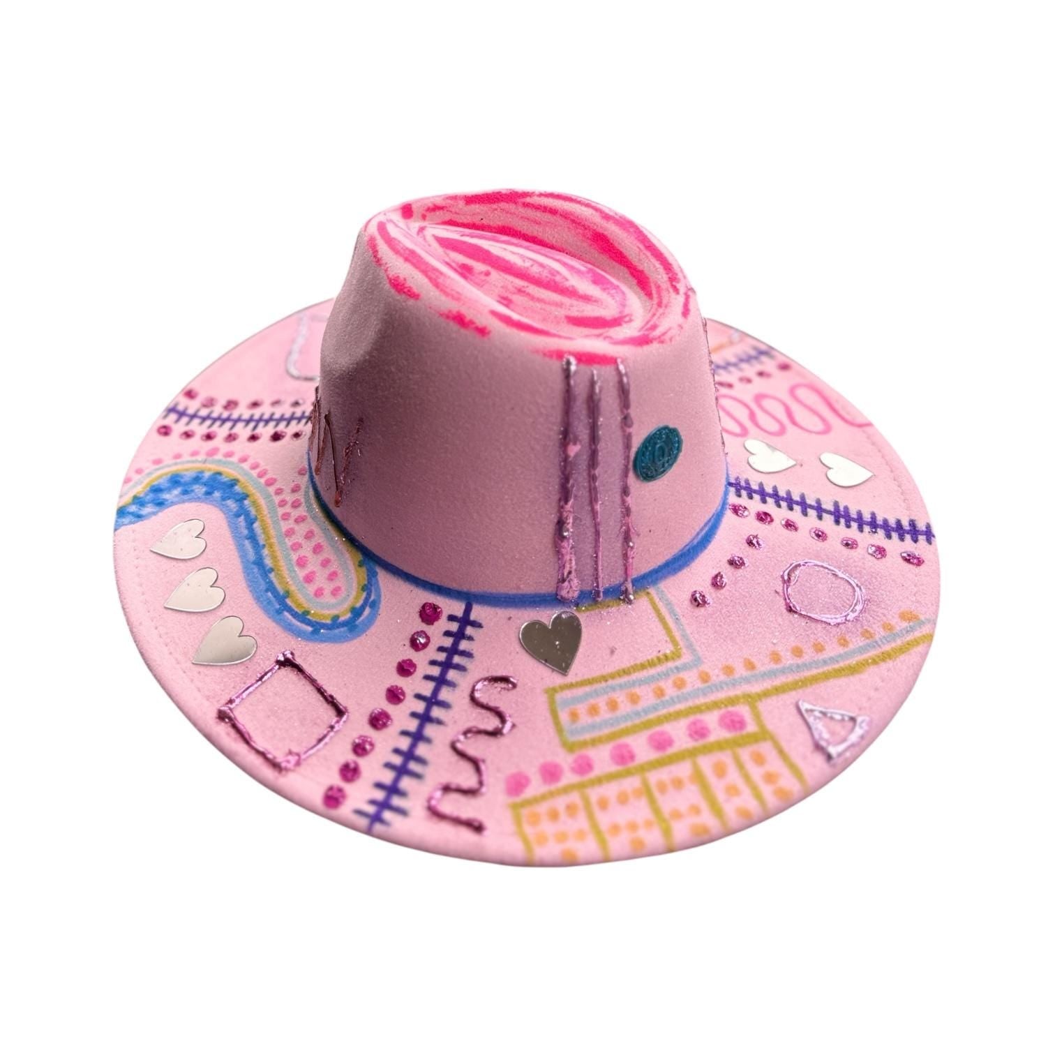 VULVA VISTA Pink Burning Man hat with large brim, vulva crown, silver hearts, neon festival symbols – Qreine wearable art by Ilgaz Kuren