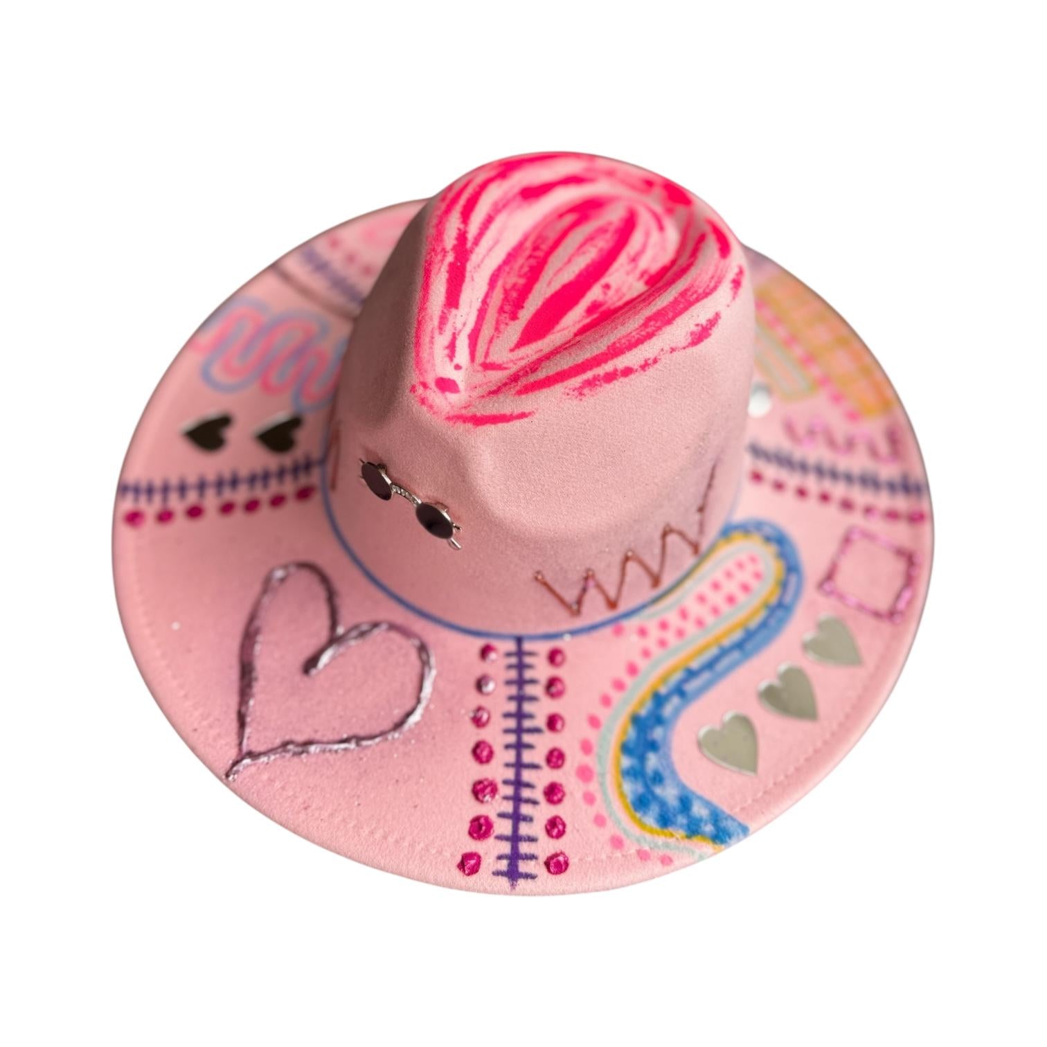 VULVA VISTA Pink Burning Man hat with large brim, vulva crown, silver hearts, neon festival symbols – Qreine wearable art by Ilgaz Kuren