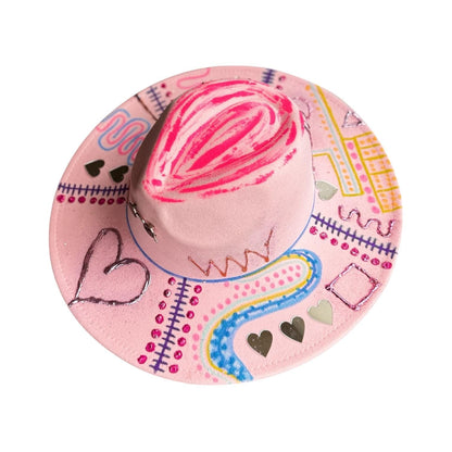 VULVA VISTA Pink Burning Man hat with large brim, vulva crown, silver hearts, neon festival symbols – Qreine wearable art by Ilgaz Kuren