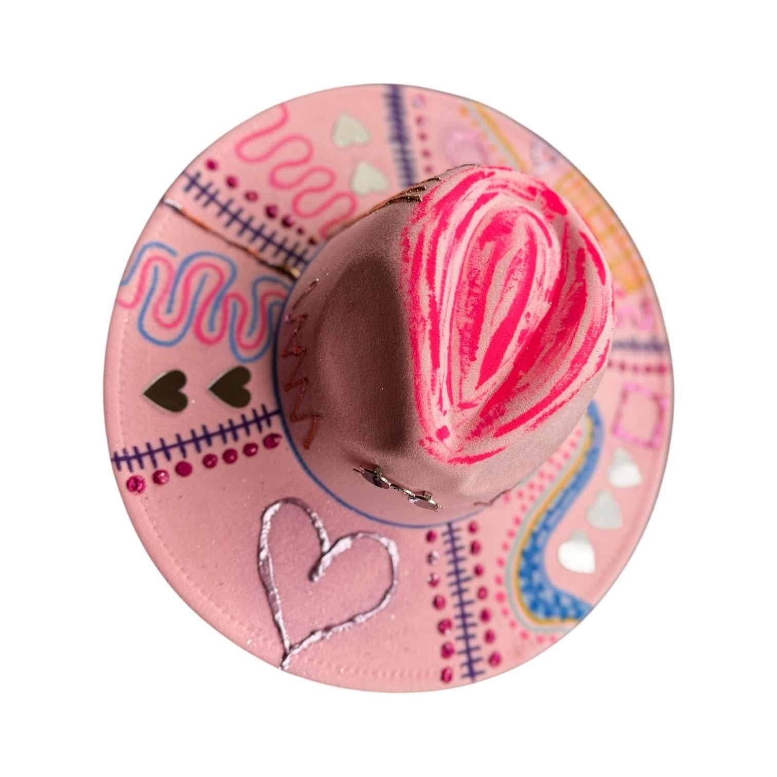 VULVA VISTA Pink Burning Man hat with large brim, vulva crown, silver hearts, neon festival symbols – Qreine wearable art by Ilgaz Kuren