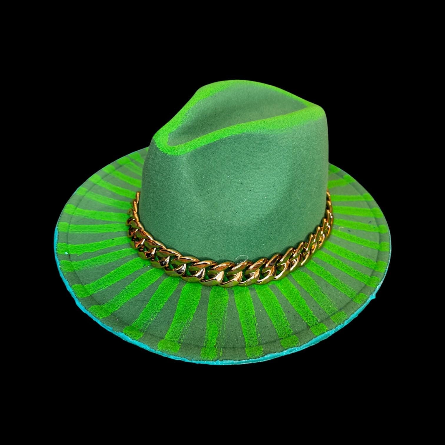 Emerald Ray | Hand-Painted Green Fedora with Neon Radiance, Gold Chain Accent & Festival Glow – Qreine Hats by Ilgaz Kuren