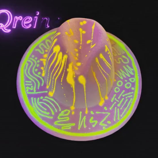 Eclipse Oracle – The Neon Seer’s Crown